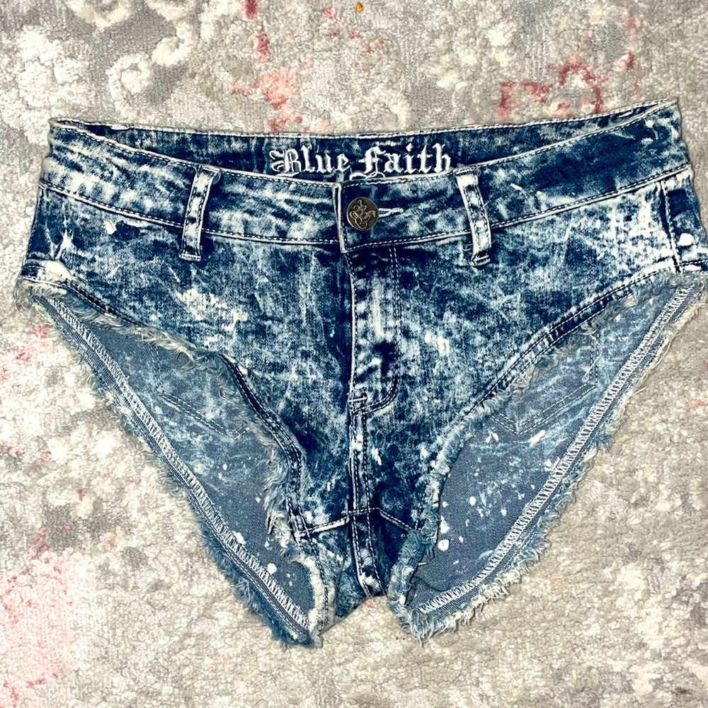 Denim Booty Shorts 🍑